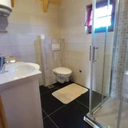 Ranc Crna Stina Feriehus *